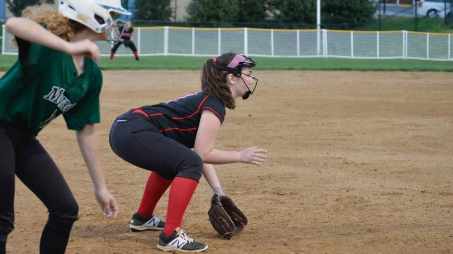 Hannah Dunnie fields third base