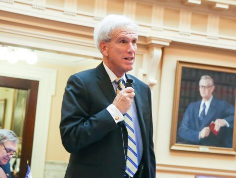 Dick Saslaw speaks in the Virginia Senate chamber