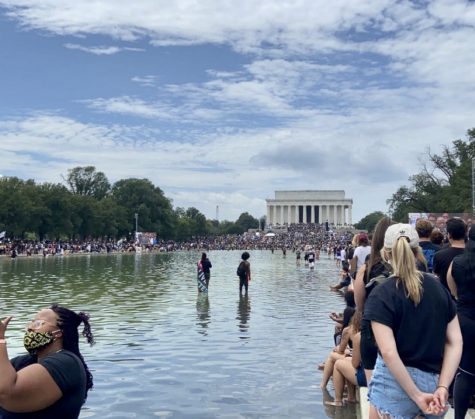 Crowds gathered in front of the Lincoln Memorial