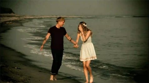 A scene from the "Mine" music video 