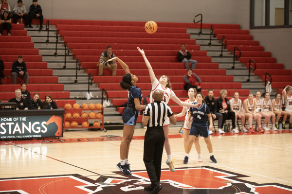  Senior Nora Stufft wins the tip-off. (Photo by Ryan Degnan)