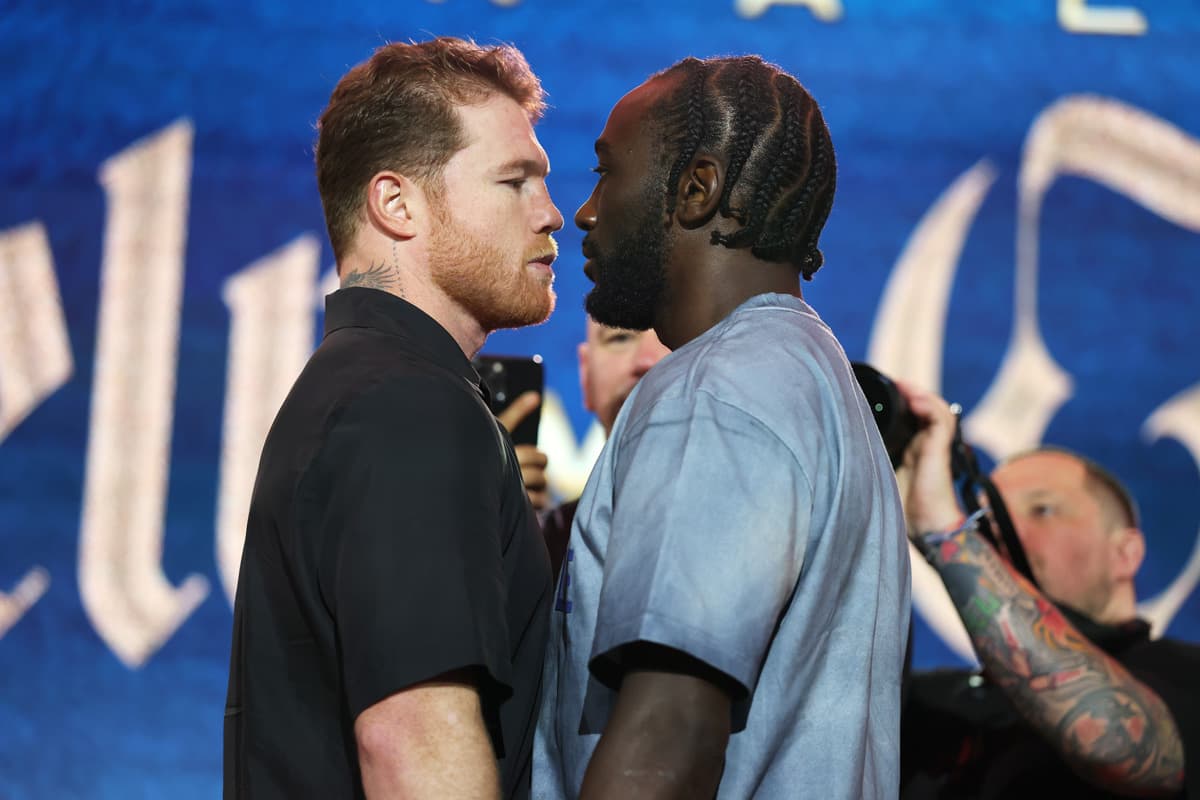 A legendary fight between Canelo Alvarez and Terrance Crawford (Photo  Via WorldBoxingAssociation)